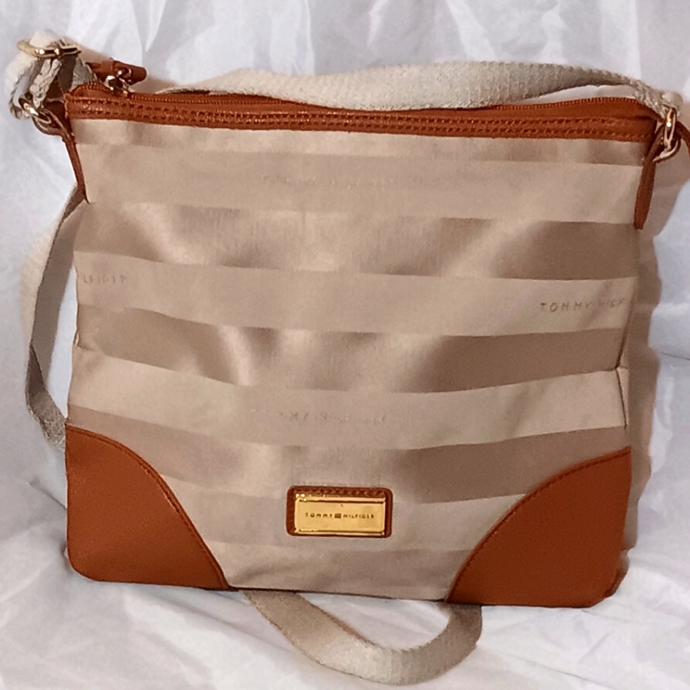 TOMMY CROSS BODY